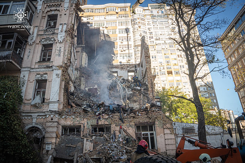 Bragene over Kyiv: Det største angrepet på flere år midt i nytt håp om fred