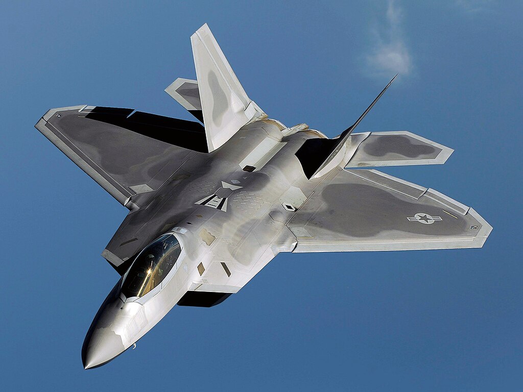 Amerikanske jagerfly i luften: Forbereder USA seg på krig med Iran?
